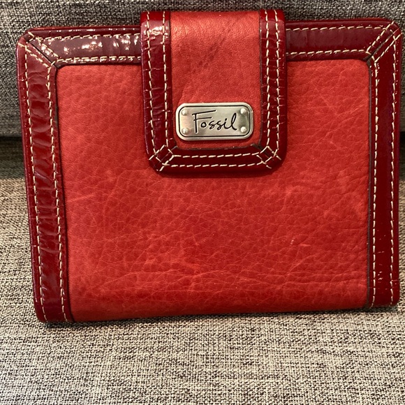 Fossil Red Wallet - Picture 1 of 4